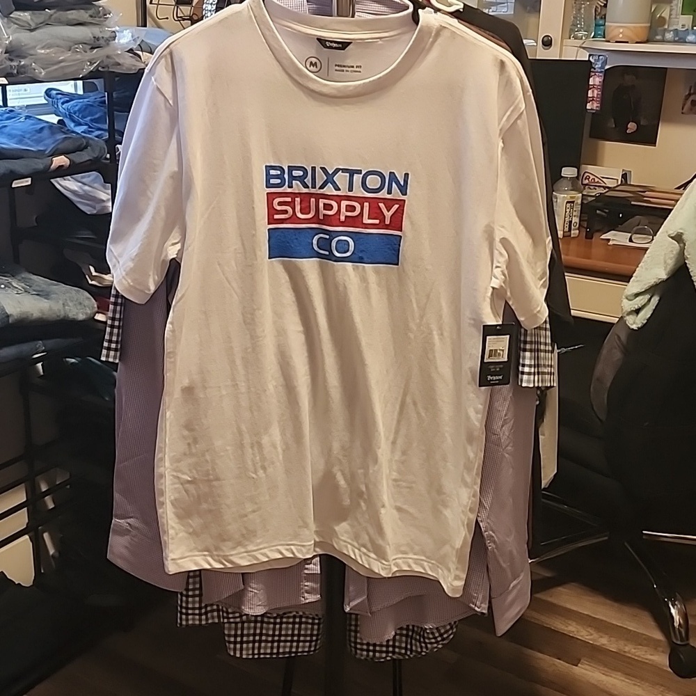 BRIXTON SUPPLY MENS TEE SHIRT, NWT Size M